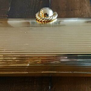 GOLD METAL CLAMSHELL CLUTCH EVENING BAG WITH GOLD CHAIN SHOULDER STRAP